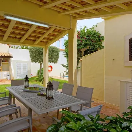 Sleeps 8 With Pool Air Con And Wifi *