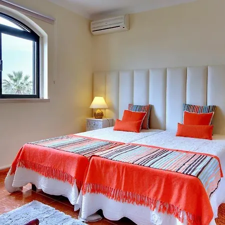 Sleeps 8 With Pool Air Con And Wifi Gale de Cima