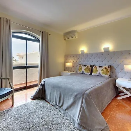 Sleeps 8 With Pool Air Con And Wifi *