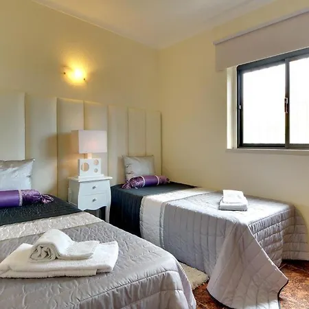 Sleeps 8 With Pool Air Con And Wifi Vila *