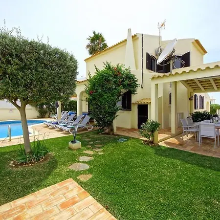Sleeps 8 With Pool Air Con And Wifi Villa